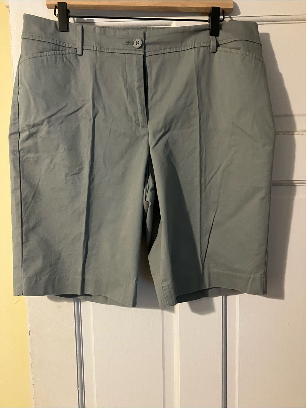 Talbots Light Sage Bermuda Shorts 10 inch inseam